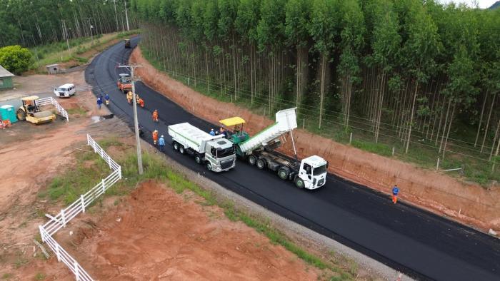 Concluído trecho de 1,3 km da Rua Leonel Rodrigues Nascimento